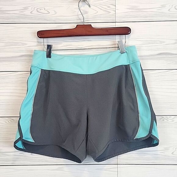 Lucy Flex Women's athletic shorts with lined bikini bottoms Size M - Picture 1 of 11